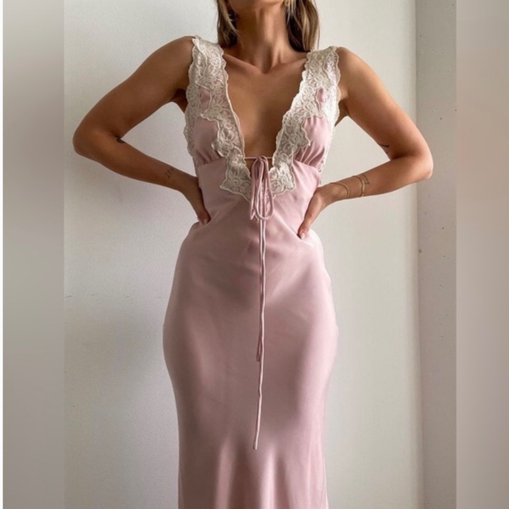 RUMORED BABY PINK LACE TRIM DRESS